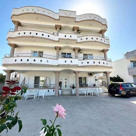 Ferienwohnung Apartmens Xhenis Lux Ulcinj Exterior foto