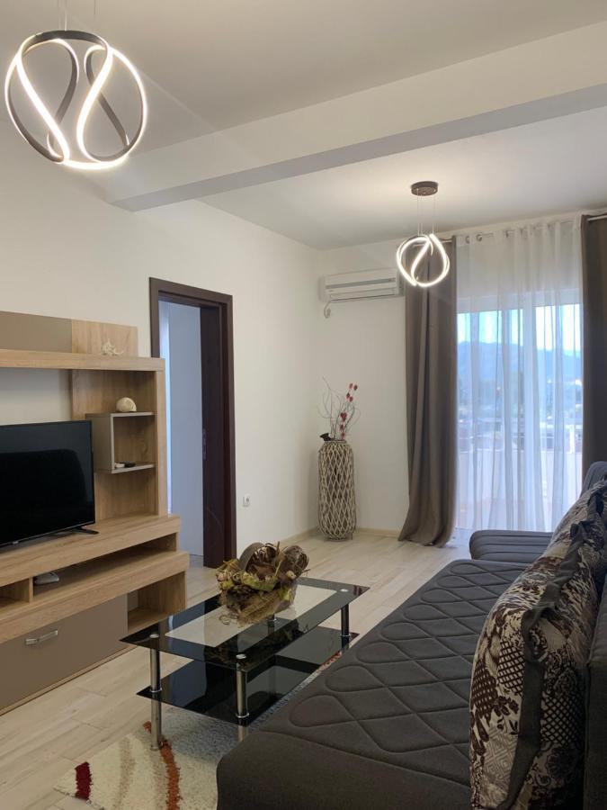 Ferienwohnung Apartmens Xhenis Lux Ulcinj Exterior foto