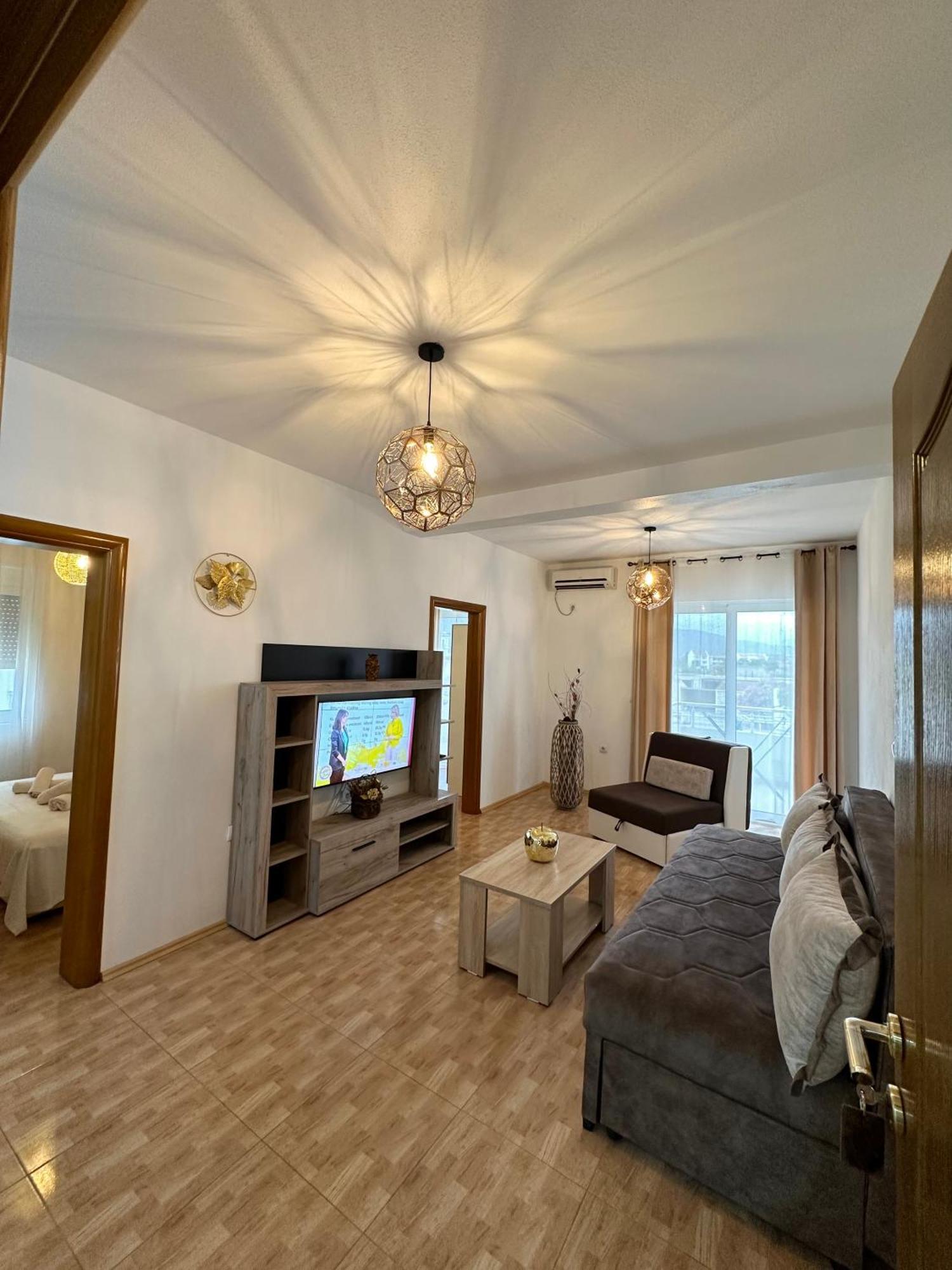 Ferienwohnung Apartmens Xhenis Lux Ulcinj Exterior foto