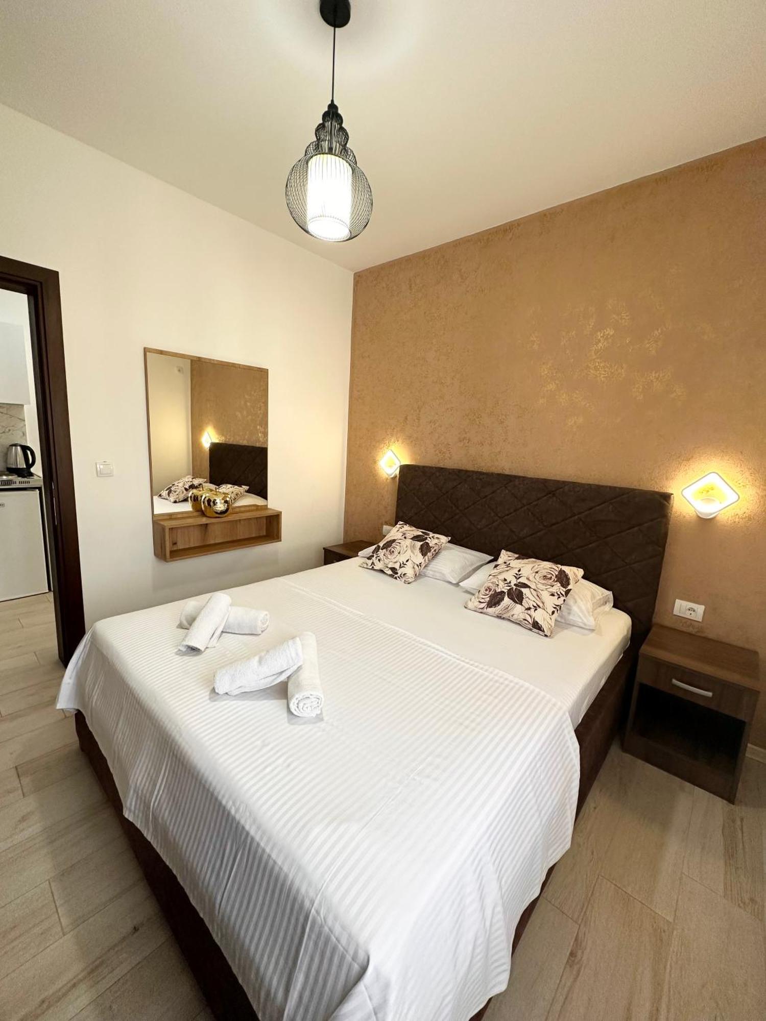 Apartmens Xhenis Lux Ulcinj Exterior foto