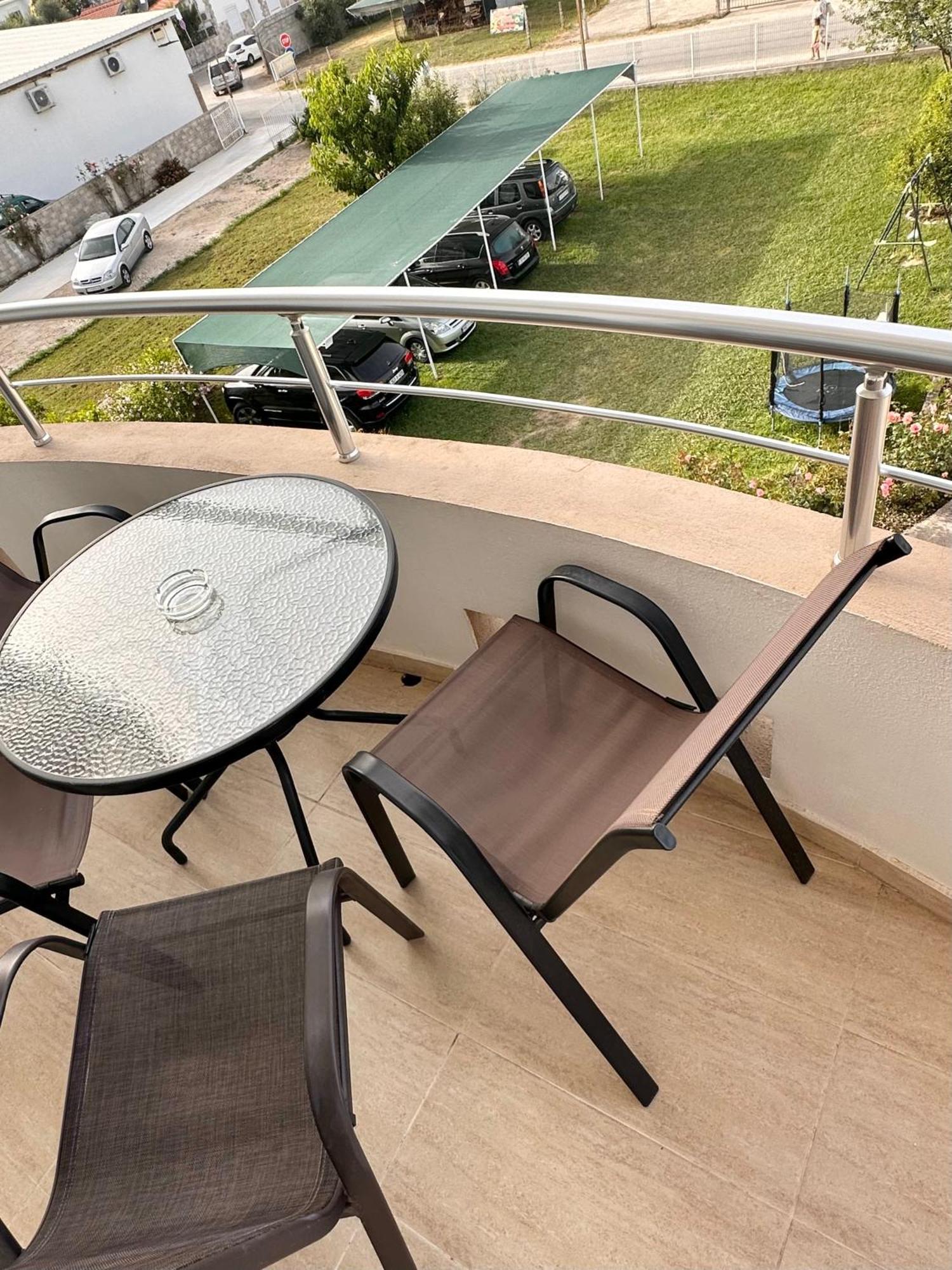 Ferienwohnung Apartmens Xhenis Lux Ulcinj Exterior foto