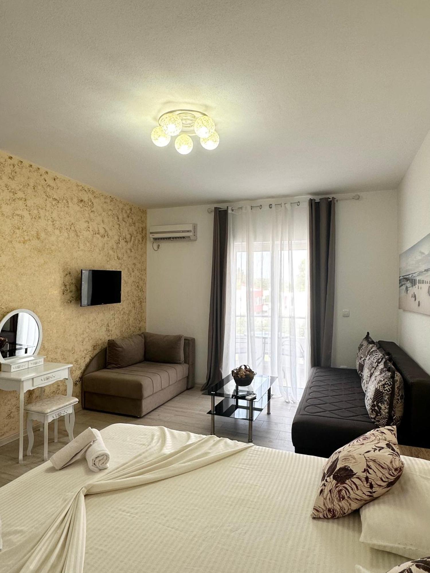 Apartmens Xhenis Lux Ulcinj Exterior foto